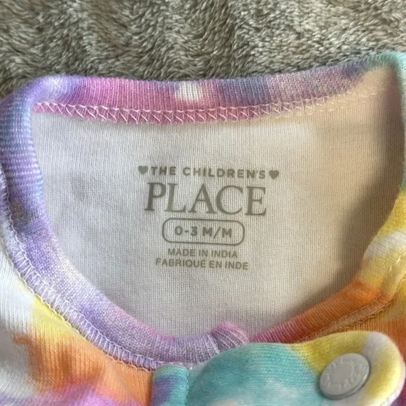 The Children’s Place - Newborn  tye died short sleeve shorts romper. 0-3… - Picture 3 of 4